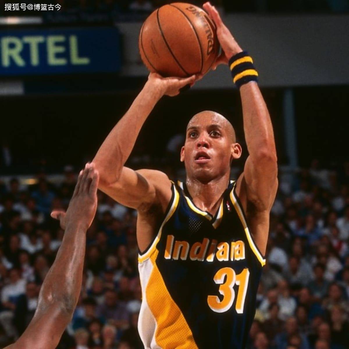 并与汉密尔 并与汉密尔