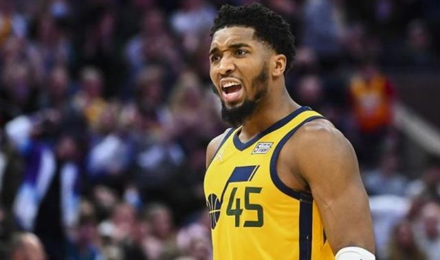 他在比赛开 他在比赛开