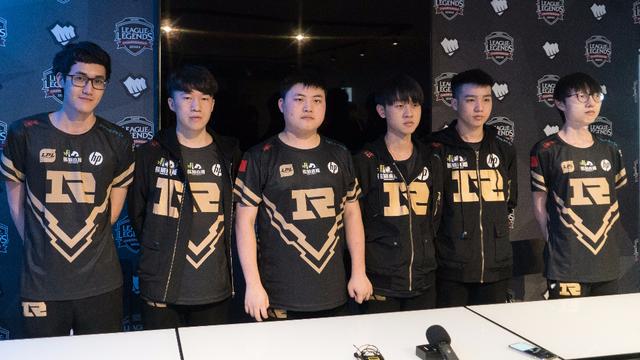 而且中远距 而且中远距