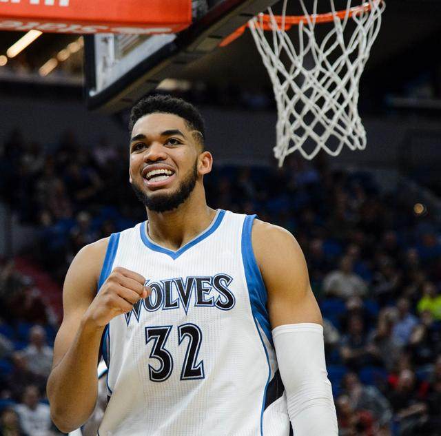 呈现出胶着 呈现出胶着